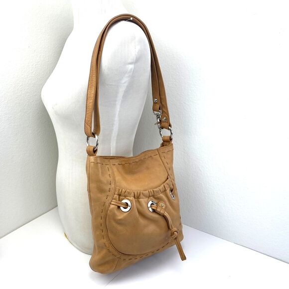 B Makowsky Butter Leather Tan Boho Bucket Bag Crossbody Adjustable Strap Pockets - Picture 6 of 16